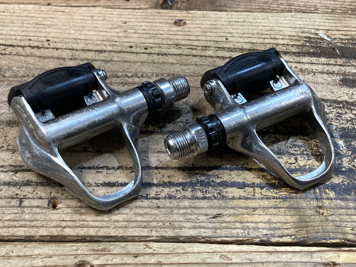 JS145 シマノ SHIMANO 105 PD-5700 ビンディングペダル SPD-SL ※ガリ傷