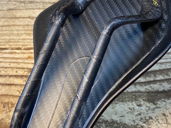 JW098 フィジーク fizik ARIONE 00 サドル 黒 カーボンレール 123mm
