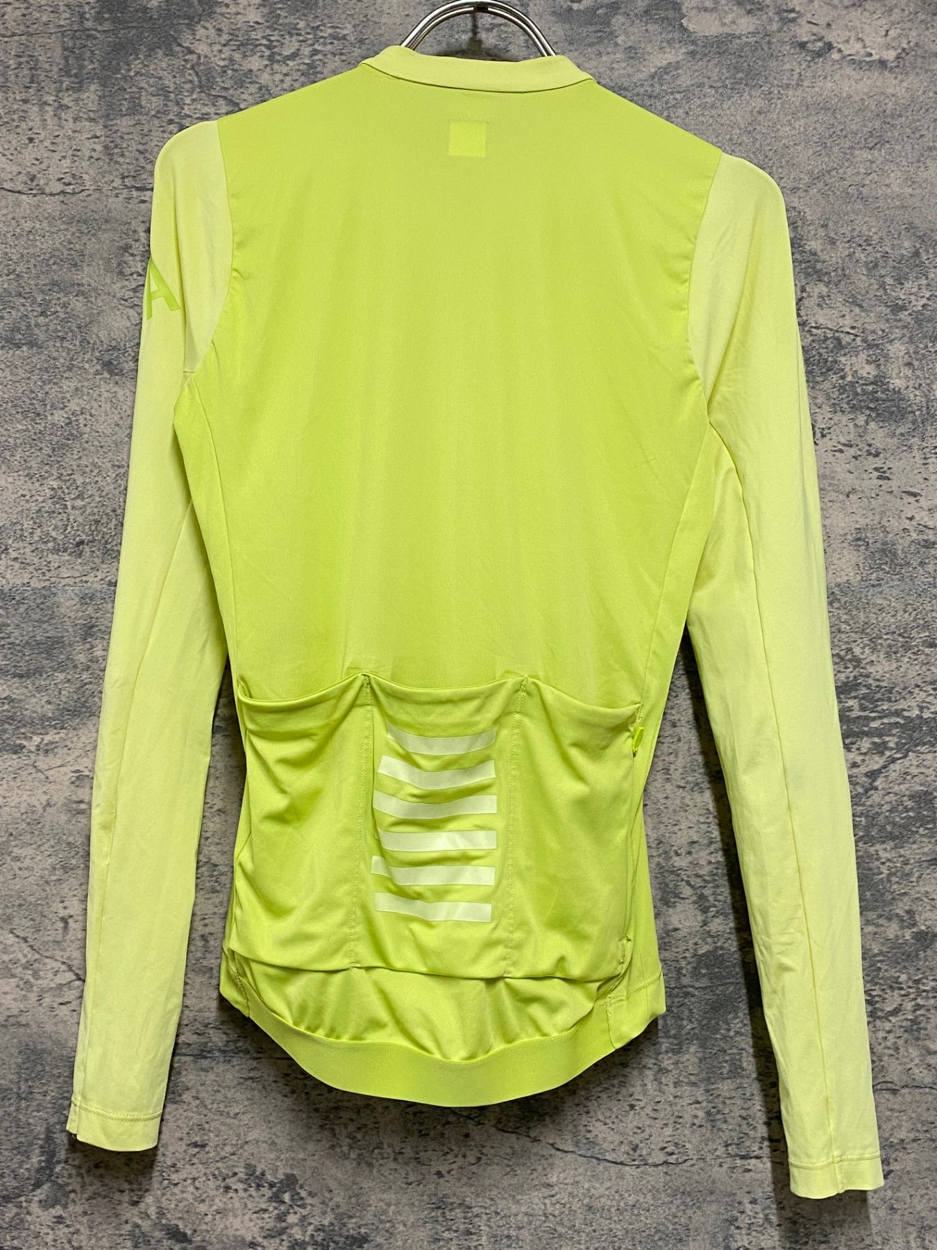 Rapha ラファ　レースケープ　Lサイズ　イエロー Rapha】PRO TEAM 「Race Cape」のレビュー | 理系な人の趣味ブログ