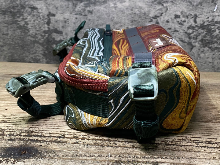 JP168 ラファ Rapha WOMEN'S NOMAD BAR BAG ハンドルバーバッグ 総柄 ※穴