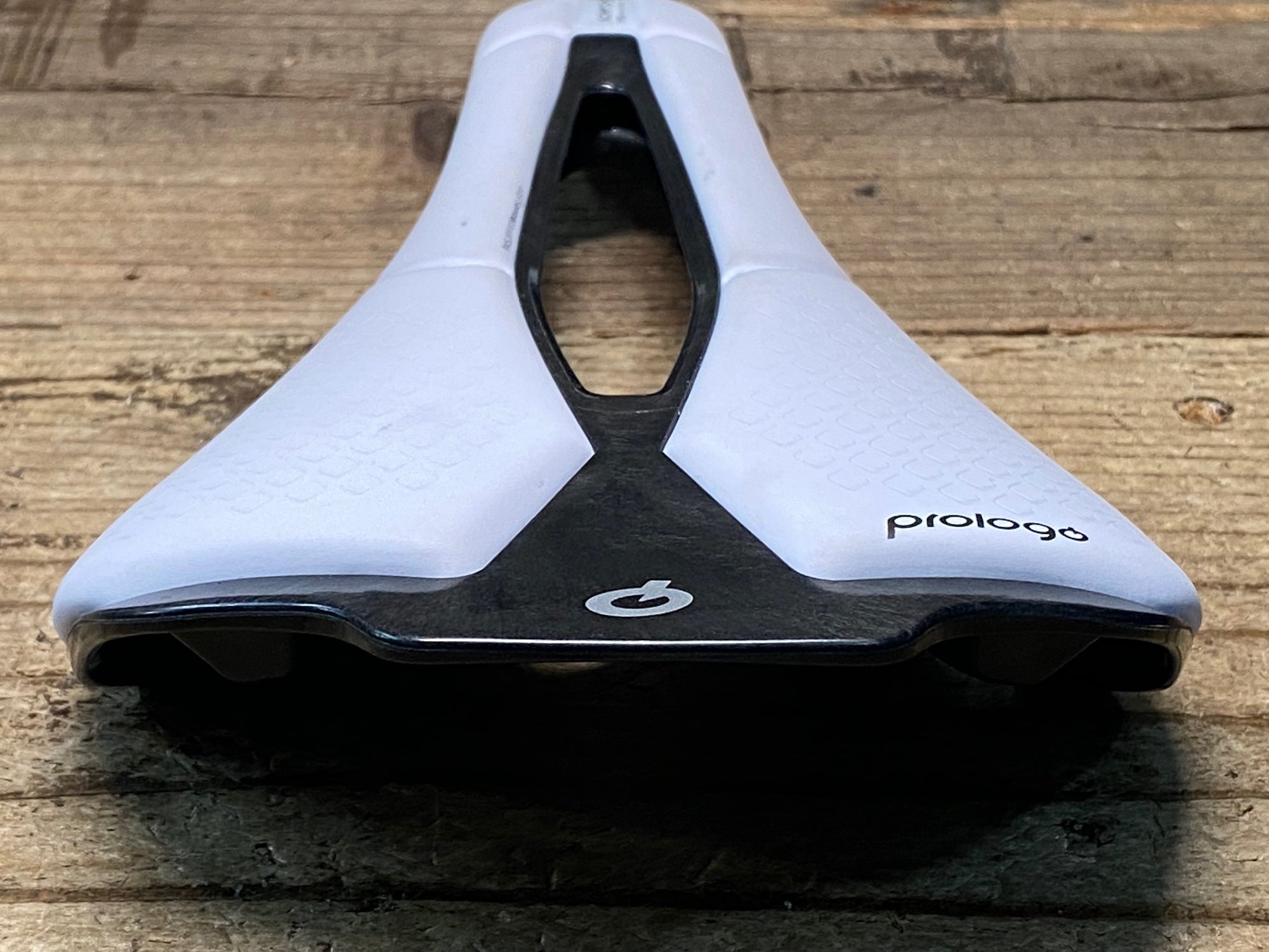 JN657 プロロゴ prologo SCRATCH M5 PAS NACK サドル 白 Nackレール