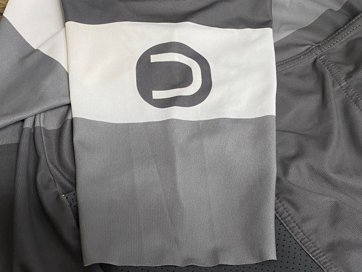 KM233 ドットアウト DOTOUT COMBAT JERSEY 半袖 サイクルジャージ グレー M