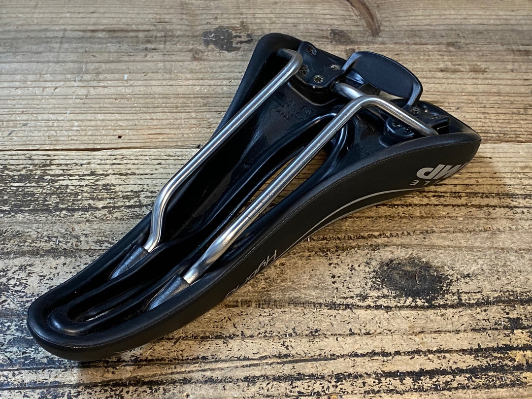 JS985 SELLE SMP Hybrid サドル 黒 inox tubeレール