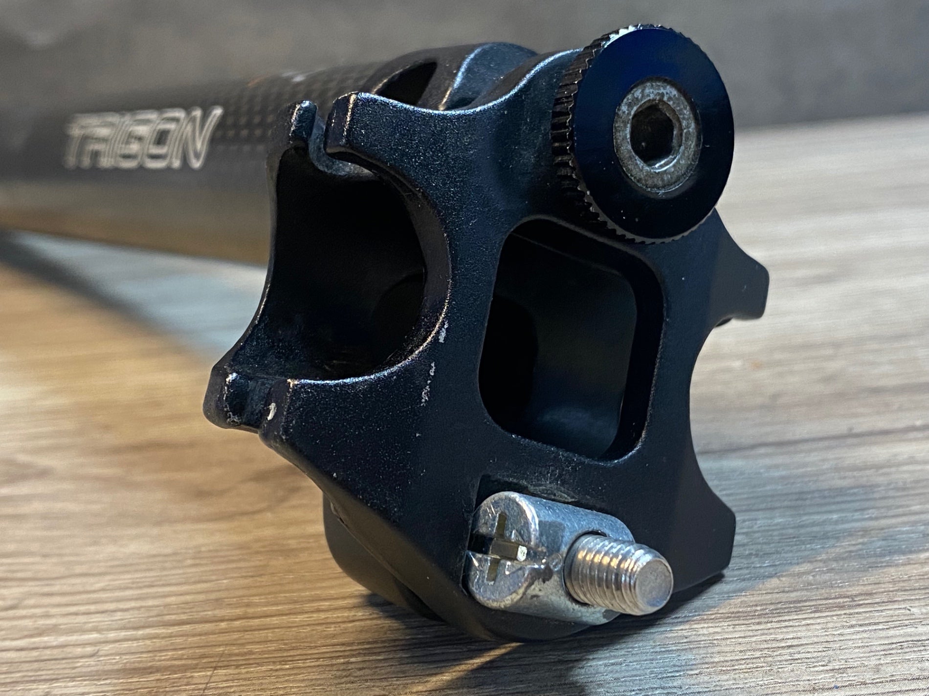 JO291 トライゴン TRIGON カーボン シートポスト Φ27.2 280mm – BICI