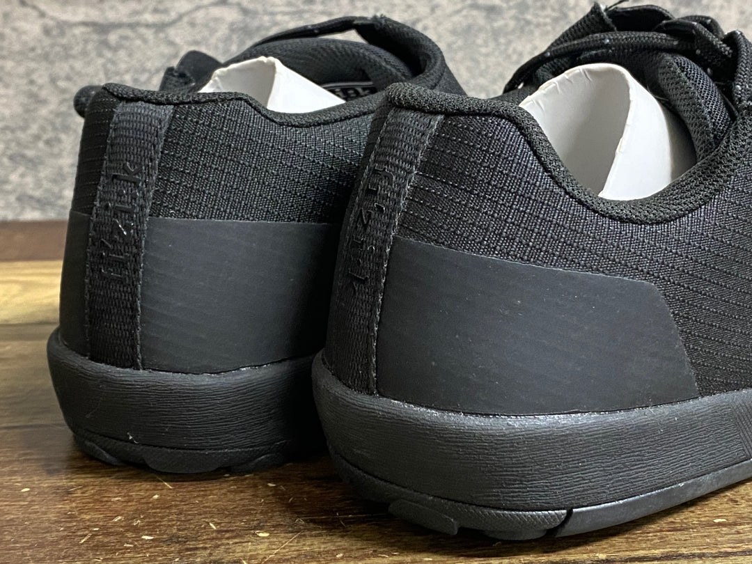 JY003 フィジーク fizik GRAVITA VERSOR FLAT フラットシューズ レース 黒 EU41