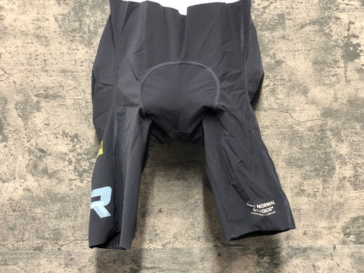 KK152 パスノーマルスタジオ PAS NORMAL STUDIOS Solitude Logo bib ビブショーツ グレー S