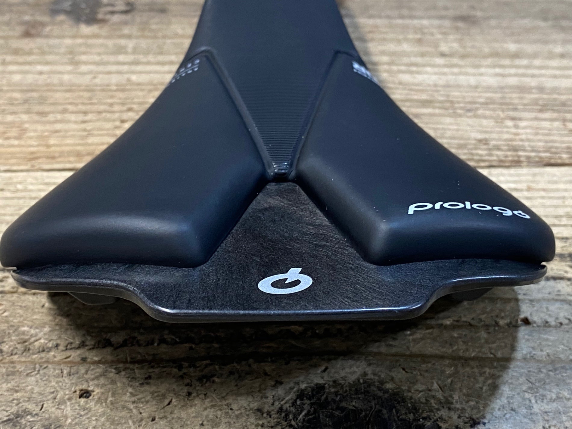 KB026 プロロゴ prologo SCRATCH NDR サドル 黒 137mm NACK – BICI