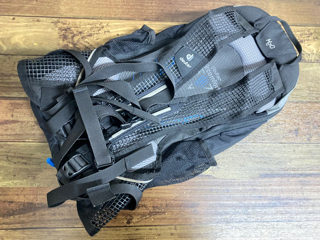 KB930 ドイター deuter race exp air バックパック 黒 ※たばこ臭あり
