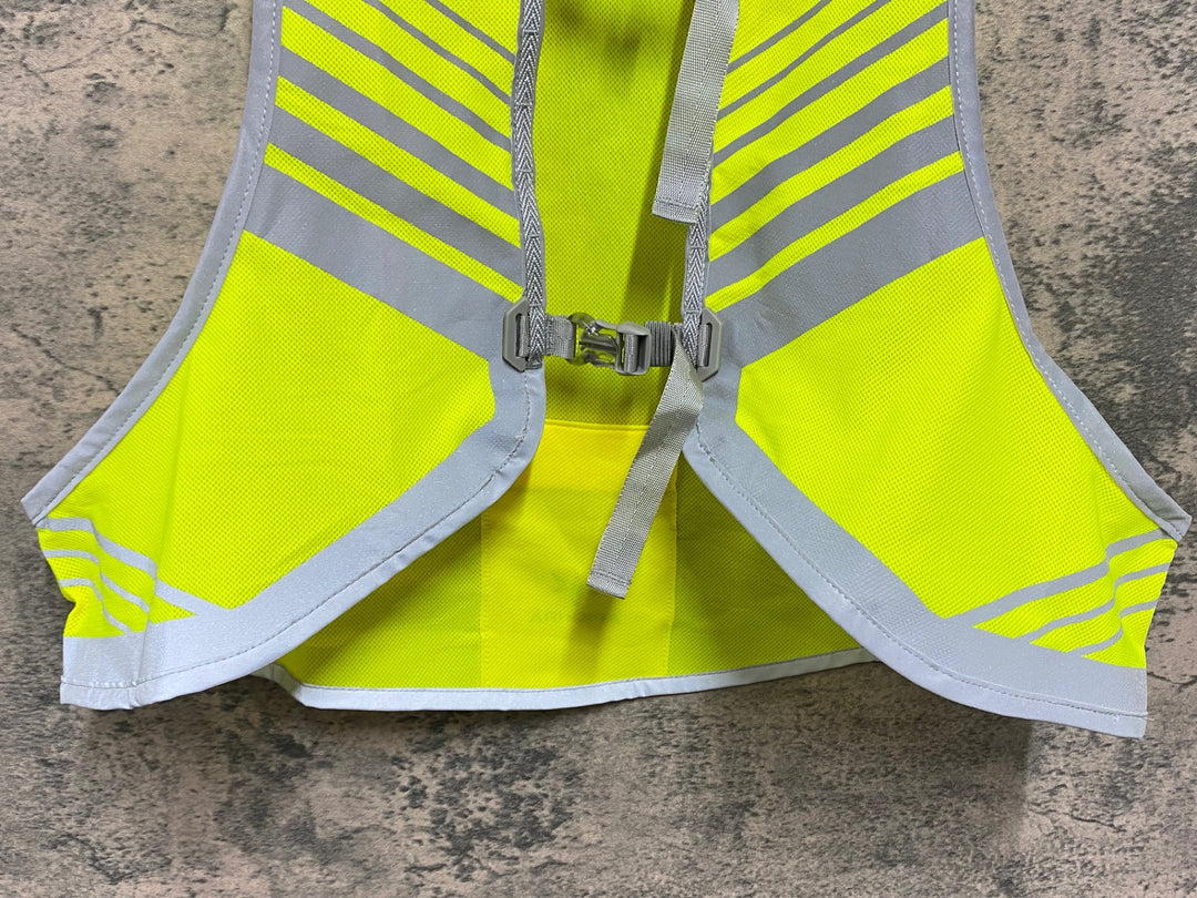 KC010 アピデュラ APIDURA PACKABLE VISIBILITY VEST サイクルベスト 黄