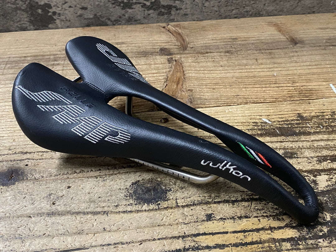 KI484 SELLE SMP ブルコー VULKOR スチールレール サドル 黒