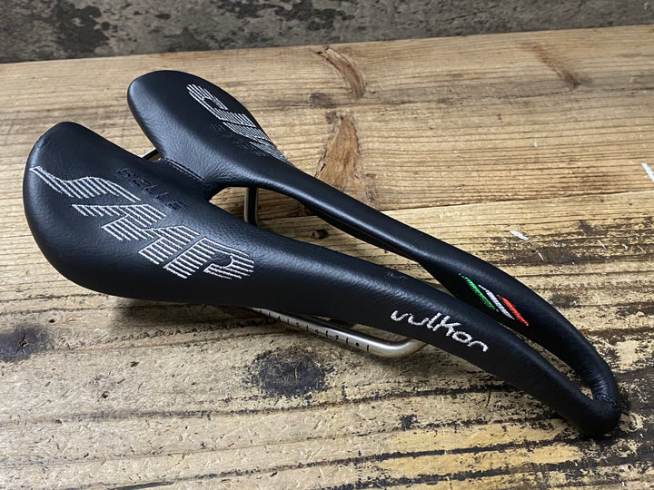 KI484 SELLE SMP ブルコー VULKOR スチールレール サドル 黒