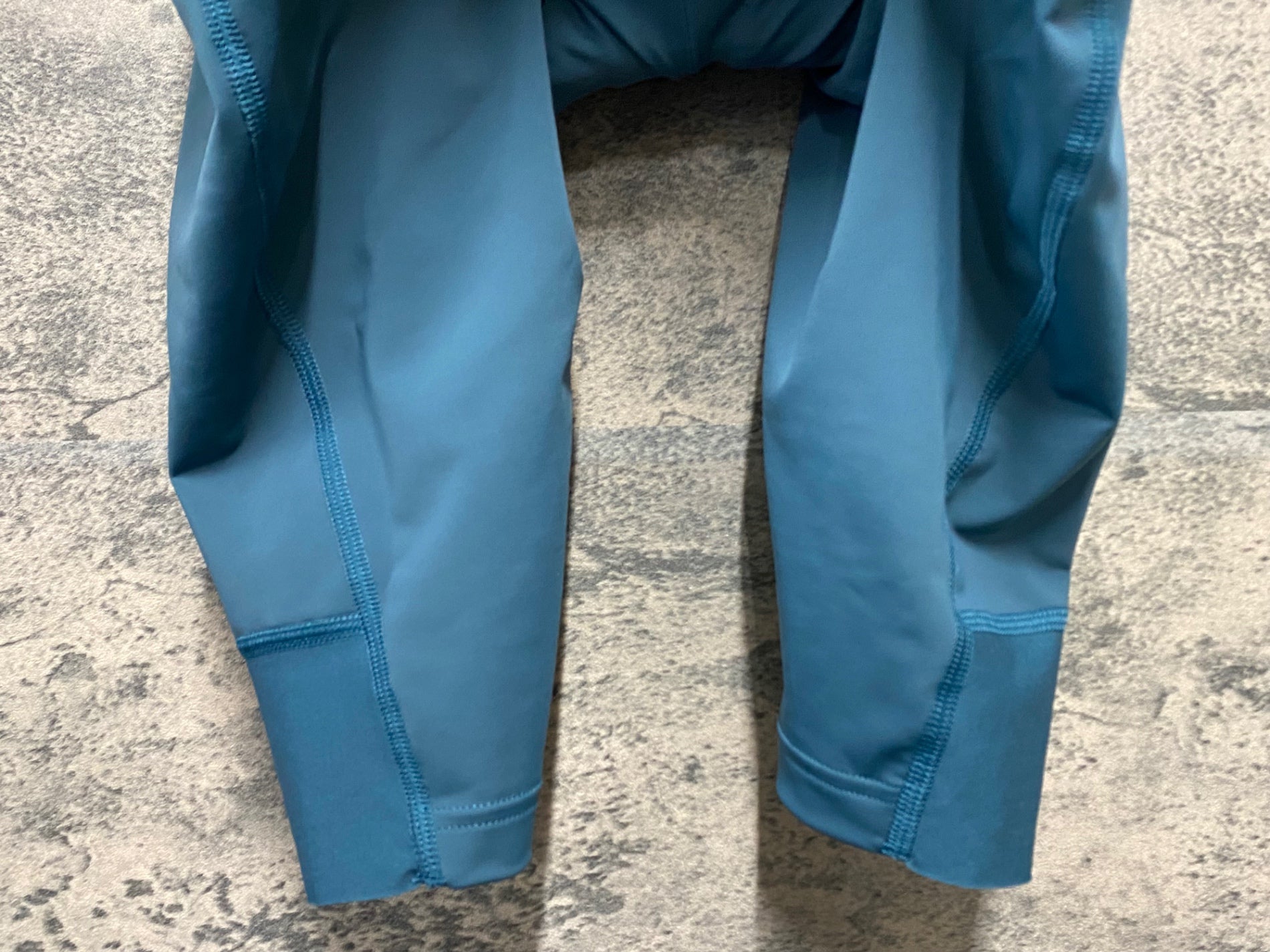KD159 ユニバーサルカラーズ Universal Colours Mono Bib Short ビブ