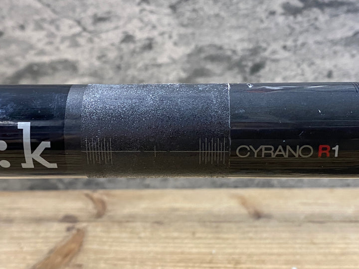 KF733 フィジーク fizik シラノ CYRANO R1 カーボン ドロップハンドル Φ31.8 ブラケットC-C400mm