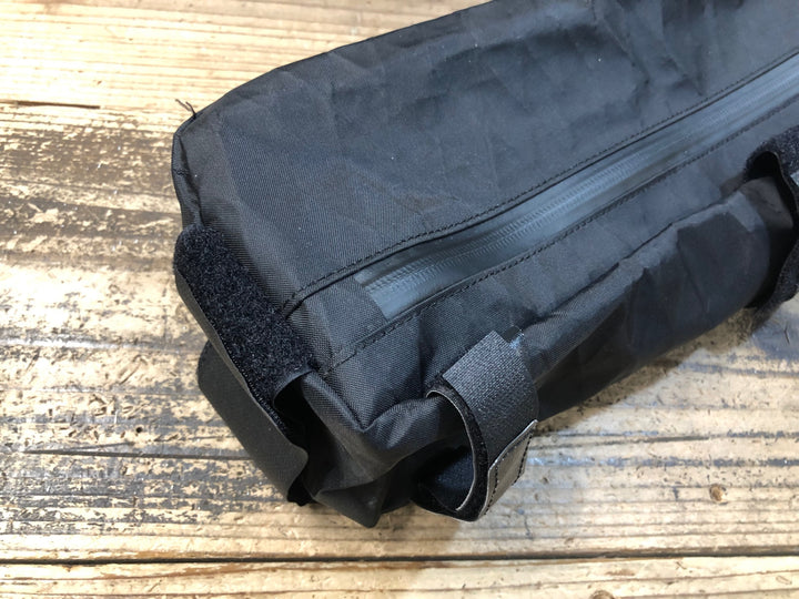 JY796 フェアウェザー FAIRWEATHER corner bag コーナーバッグ 黒