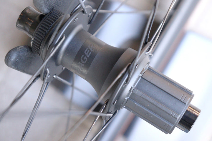 ボントレガー BONTRAGER アイオロス エリート AEOLUS ELITE 35 TLR DISC カーボン チューブレスレディ ホイールセット シマノ11S/12S 19C 【横浜店】