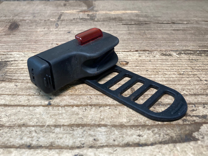 JM575 レザイン LEZYNE STRIP ALERT 300 PRO リアライト 点灯確認済
