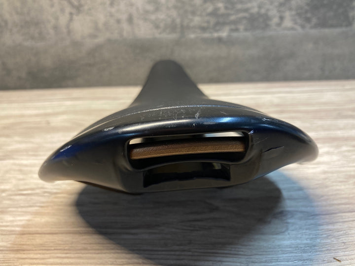 JJ717 フィジーク fizik クーヴァ Kurve サドル 黒 ※プレート欠品