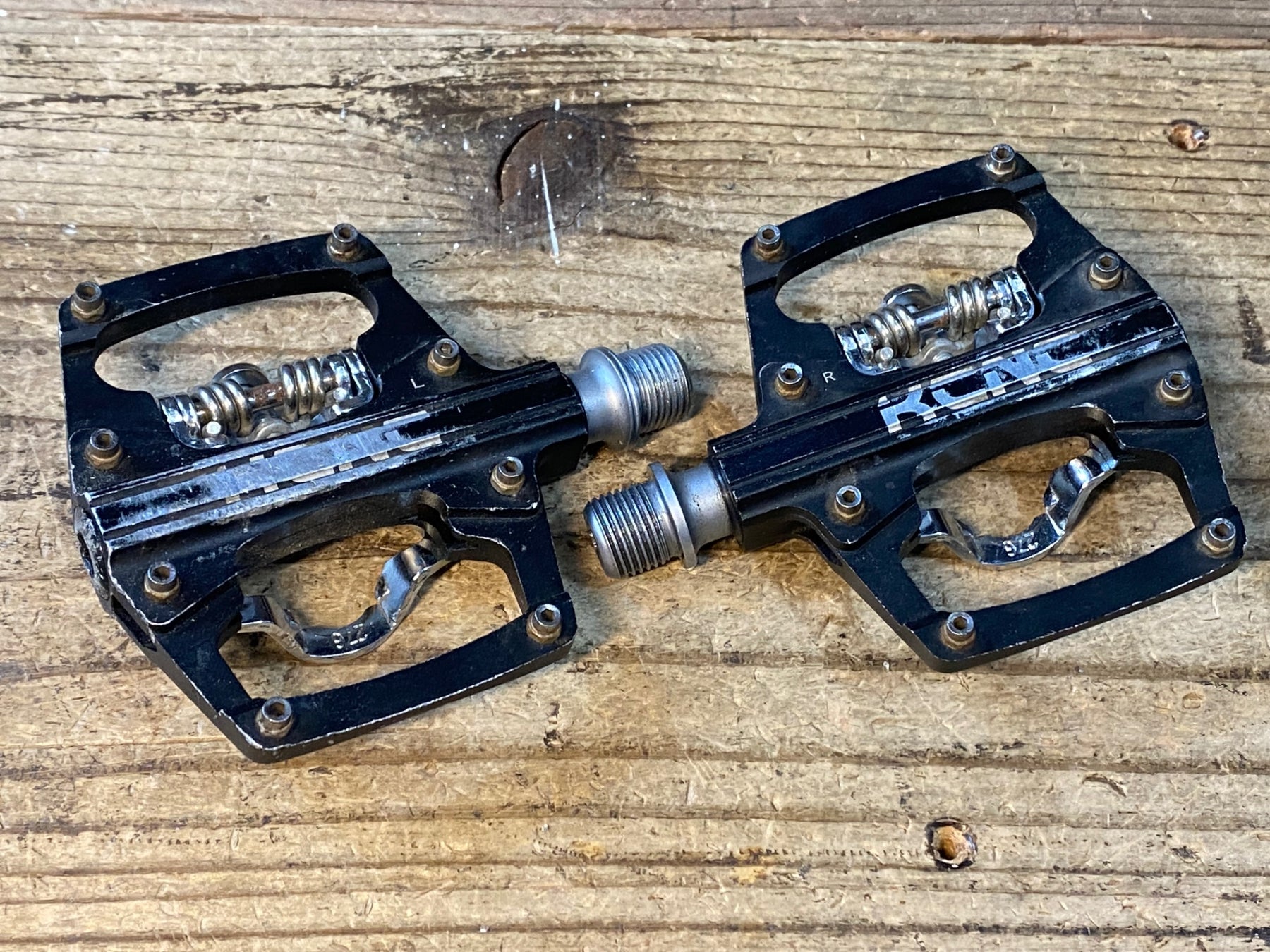 JX870 KCNC クリップレスプラットフォーム フラットペダル 片面 – BICI JX870 KCNC クリップレスプラットフォーム フラットペダル 片面 – BICI