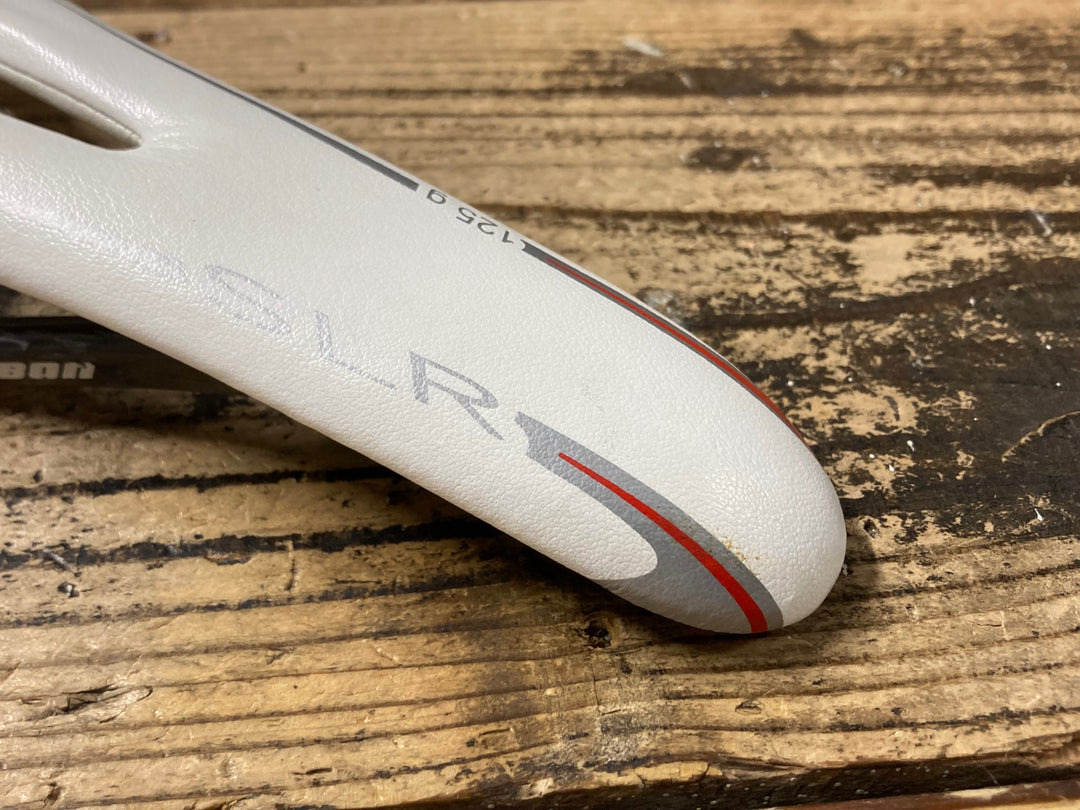 KL647 セライタリア selle ITALIA SLR KIT CARBONIO FLOW サドル 白 カーボンレール
