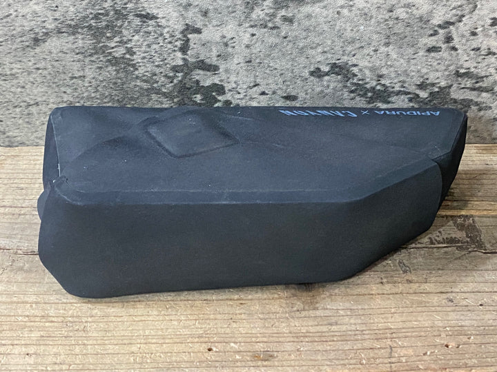 KA732 アピデュラ APIDURA CANYON トップチューブバッグ 黒 コラボ