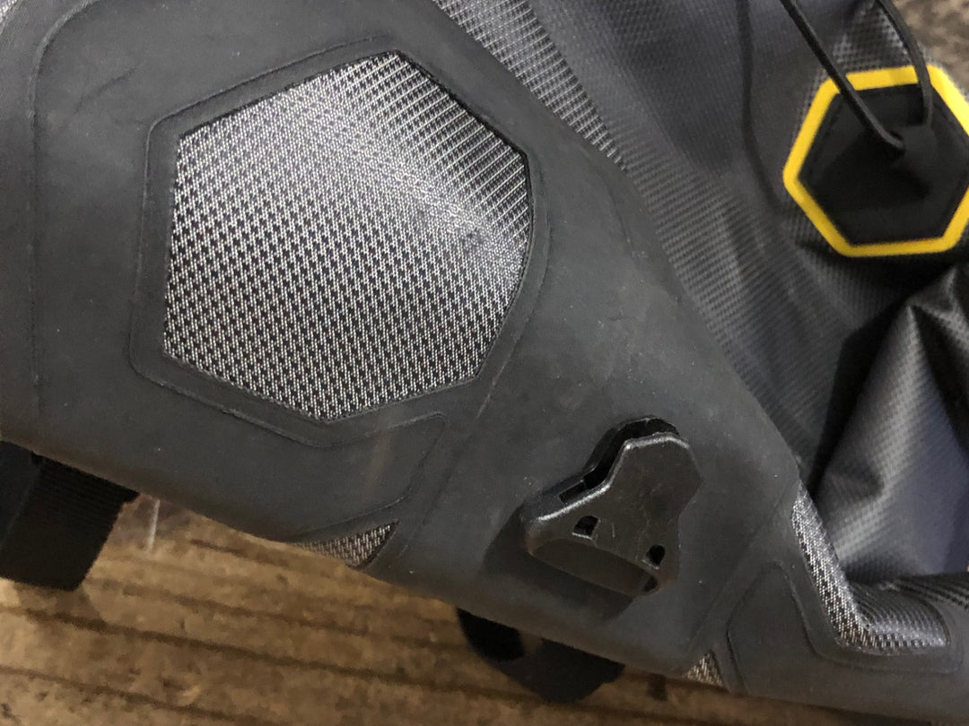 KM879 アピデュラ APIDURA EXPEDITION HANDLEBARBAG ハンドルバーバッグ
