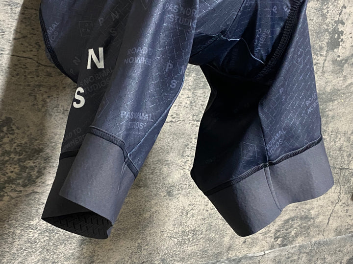 KM711 パスノーマルスタジオ PAS NORMAL STUDIOS MECHANISM LATE DROP BIB SHORTS ビブショーツ グレー S