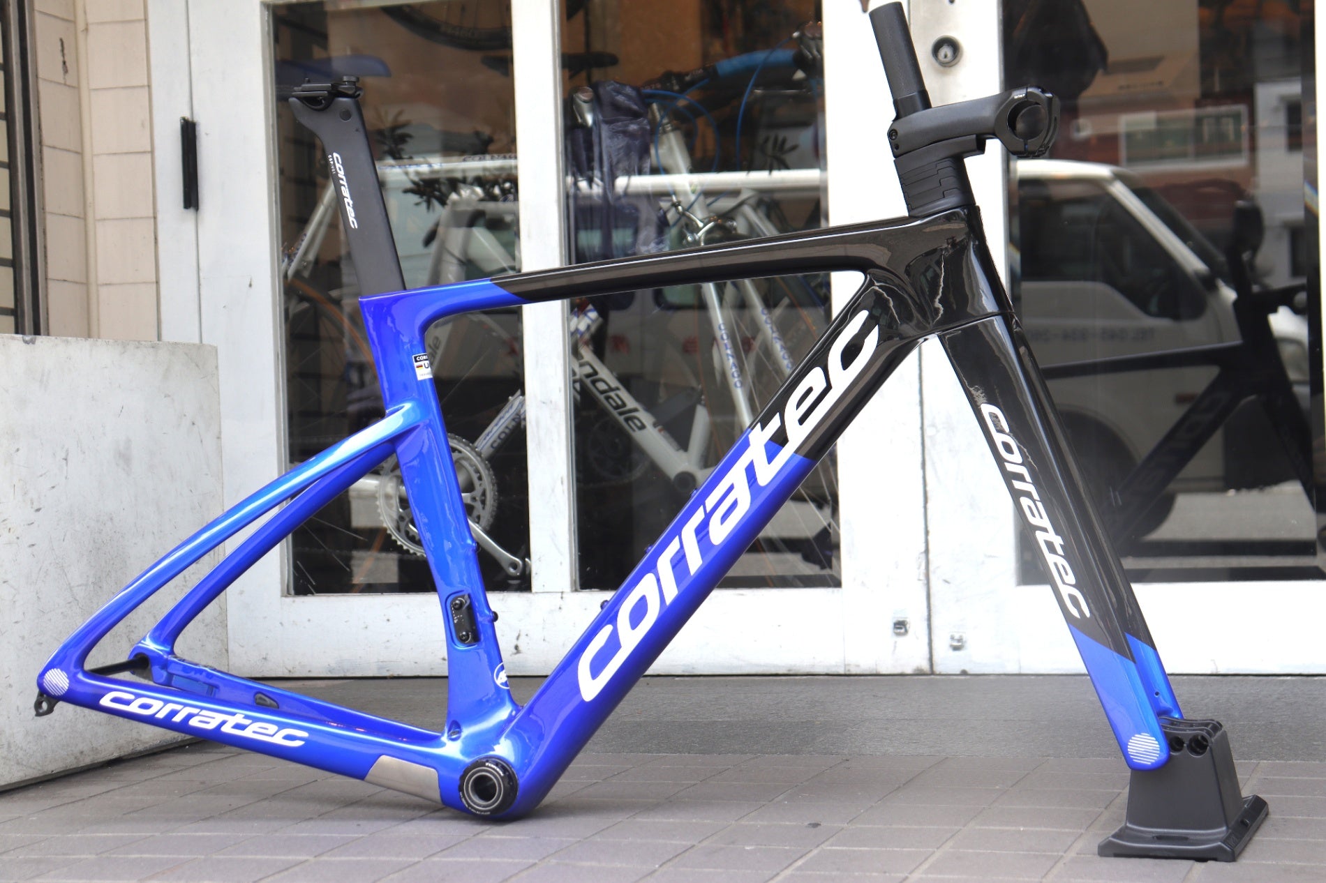 決算SALE コラテック CORRATEC CCT TEAM 2025モデル 46サイズ カーボン