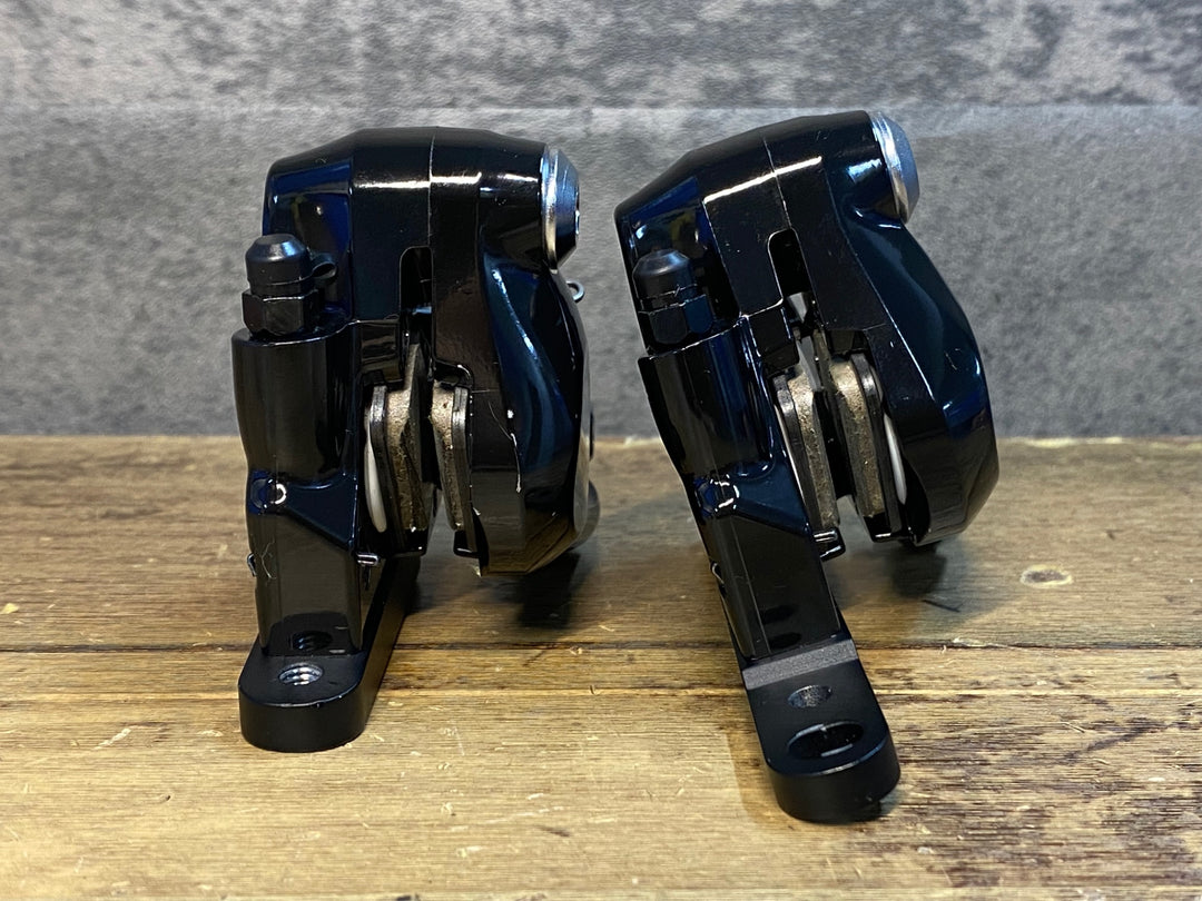 JH738 シマノ SHIMANO 105 BR-R7070 ディスクブレーキキャリパー 前後セット