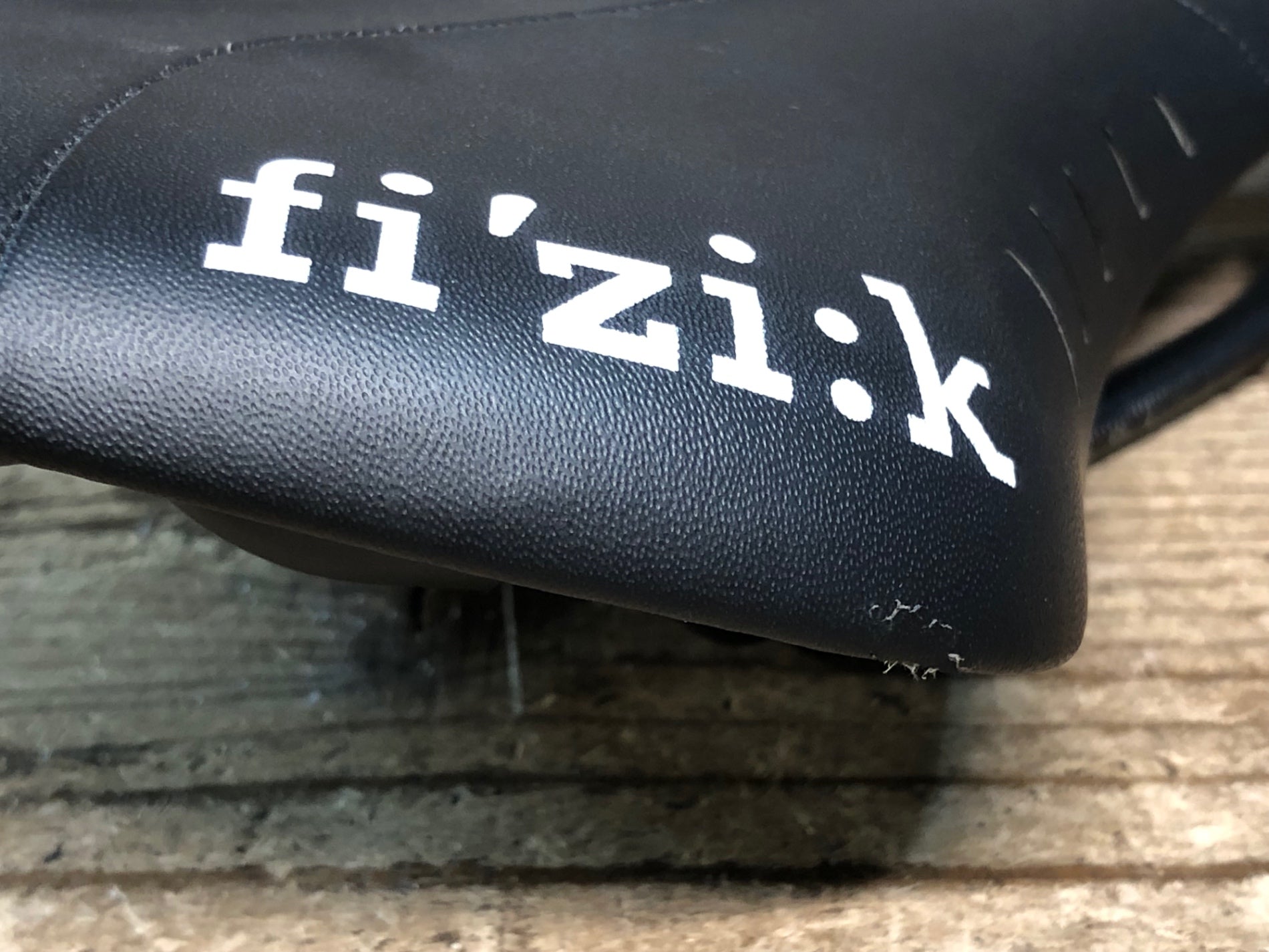 JH159 フィジーク fizik ANTARES R7 サドル 黒 S_ALLOY レール