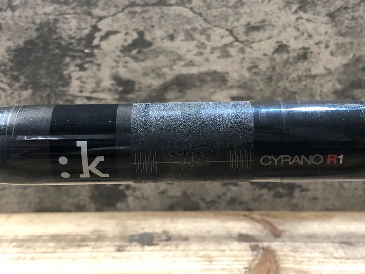 JW984 フィジーク fizik CYRANO R1 カーボンドロップハンドル ブラケットC-C400mm Φ31.8