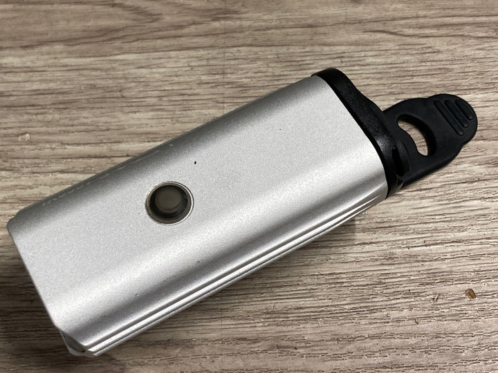 KD078 レザイン LEZYNE LITE DRIVE 1000XL フロントライト サテンシルバー 点灯確認済
