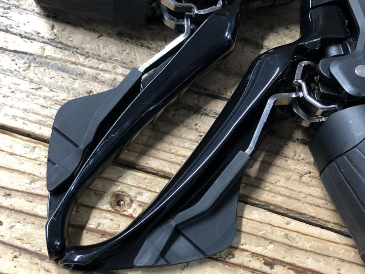 KK842 シマノ SHIMANO 105 ST-R7020 STIレバー 2x11s 油圧 前期 ※右手ホース口割れの為ジャンク