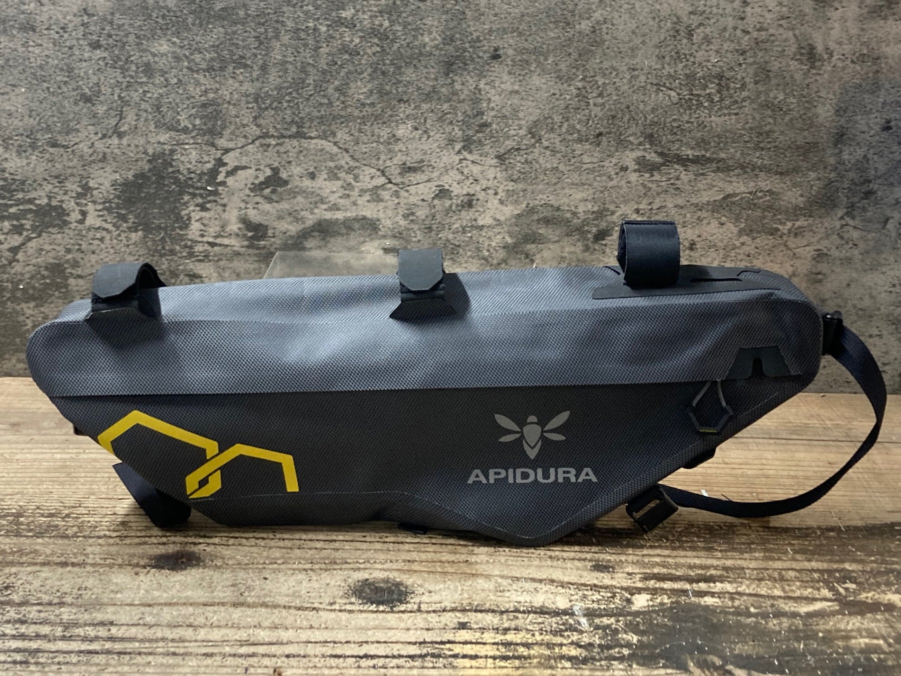 JX816 アピデュラ APIDURA エクスペディション フレームパック 3L