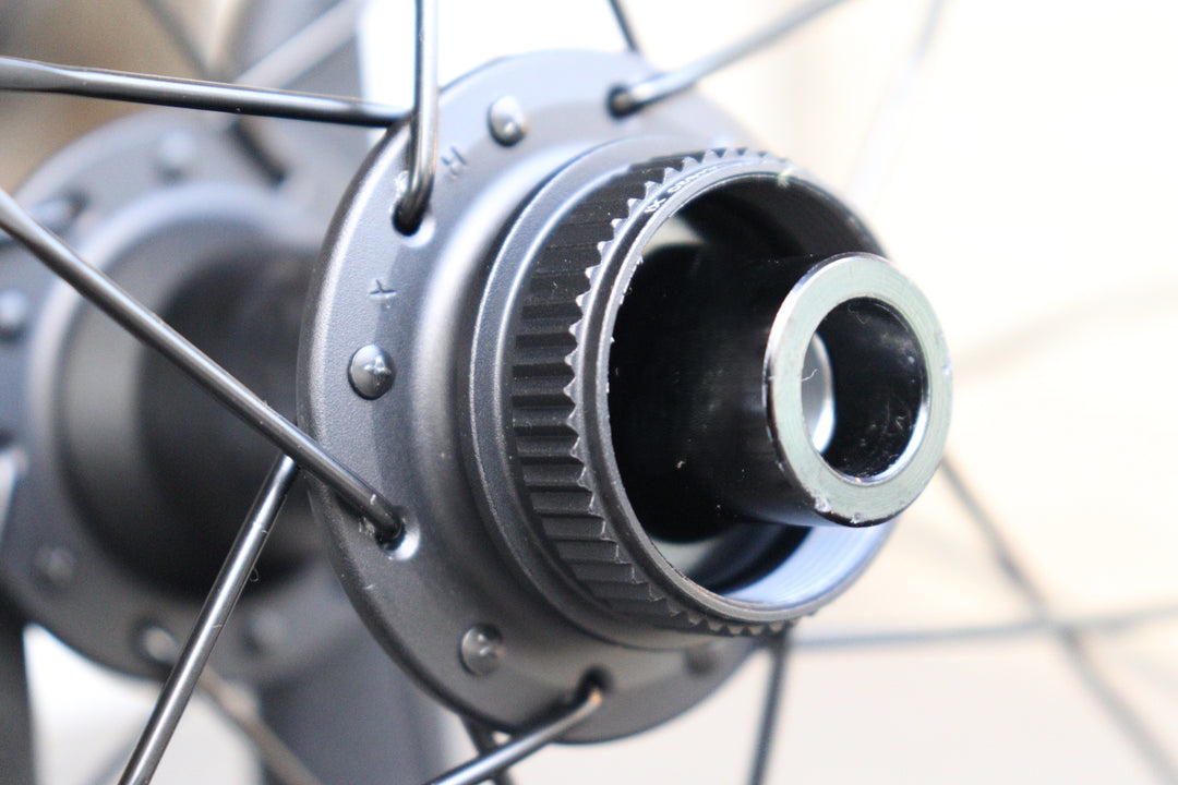 ボントレガー BONTRAGER アイオロス エリート AEOLUS ELITE 35 TLR DISC カーボン チューブレスレディ ホイールセット シマノ11S/12S 19C 【横浜店】