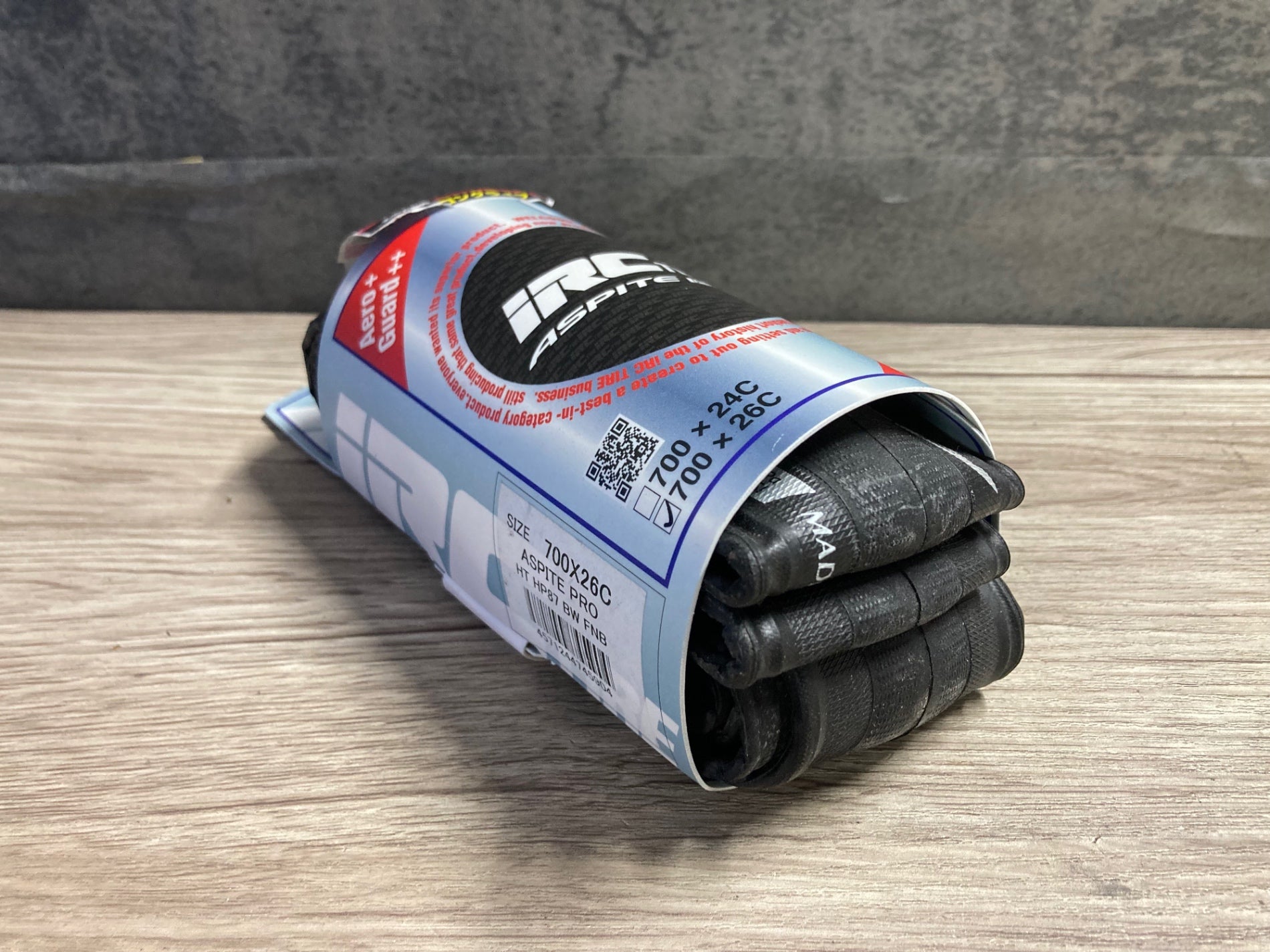 JX506 iRC ASPITE PRO クリンチャータイヤ 700x26C – BICI AMORE