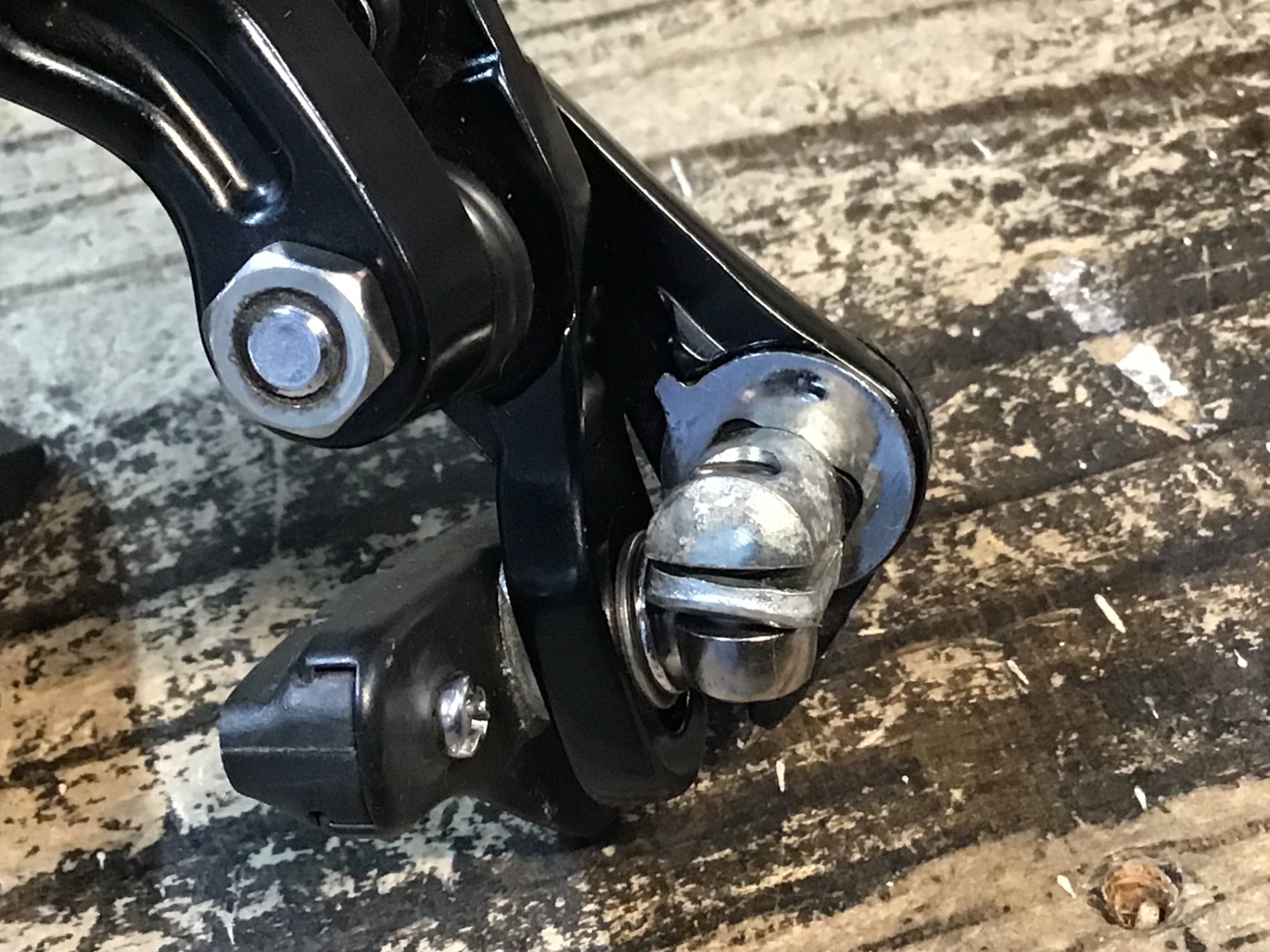IW518 シマノ SHIMANO 105 BR-5800 BR-5810R ブレーキキャリパー 前後