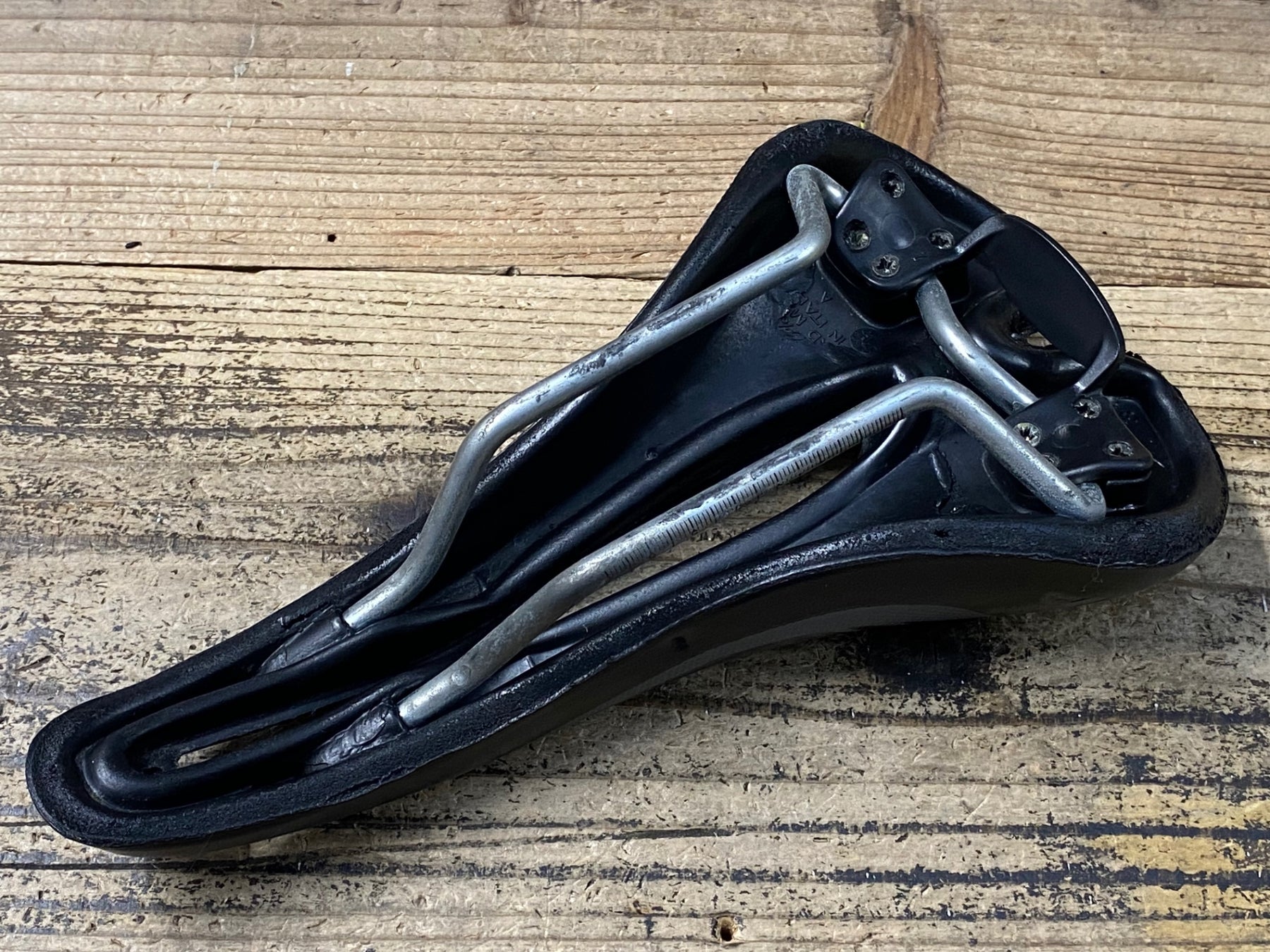 JT246 セラ SMP SELLE SMP EXTRA サドル スチールレール 破れあり