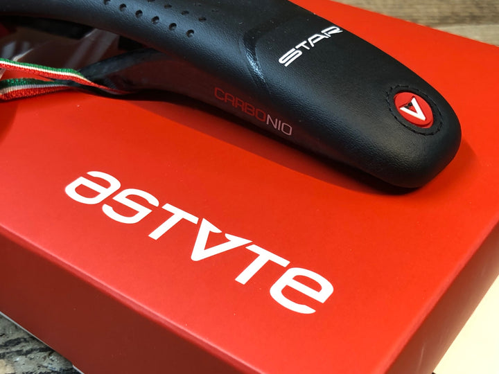JR437 アスチュート ASTVTE STARLITE CARBON サドル 黒赤 カーボンレール