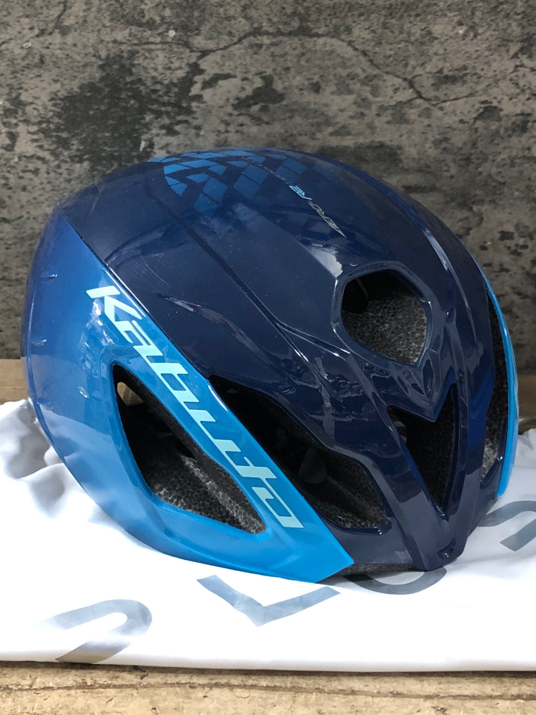 KM772 カブト Kabuto AERO R2 ヘルメット L/XL 59-61cm ※使用期限切れのためジャンク
