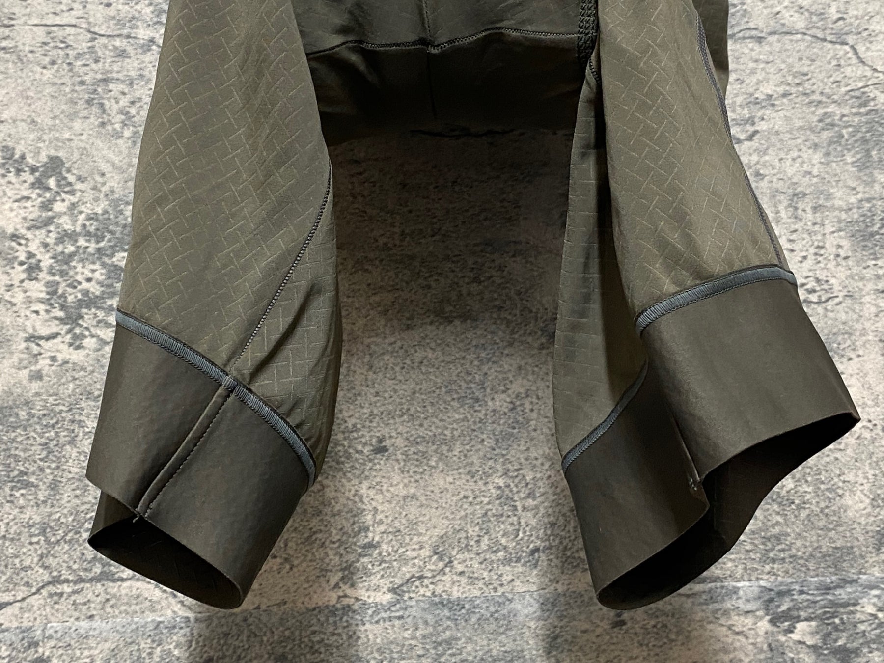 JN115 パスノーマルスタジオ PAS NORMAL STUDIOS Solitude ビブ