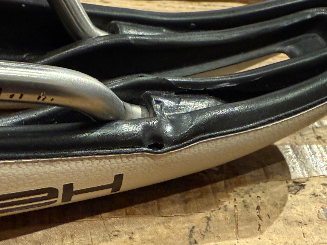 JK589 SELLE SMP HELL サドル 白 ステンレスレール 145mm