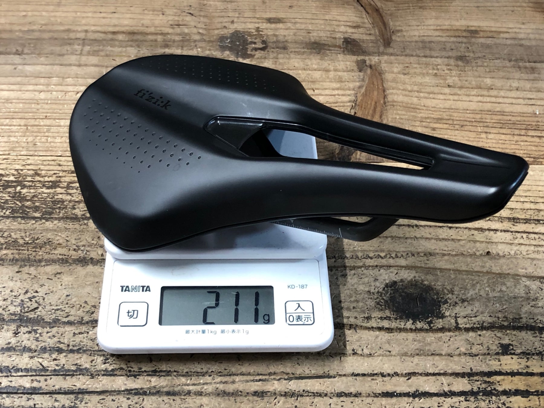 KB144 フィジーク fizik アルゴ テンポ ARGO TEMPO R1 サドル カーボン