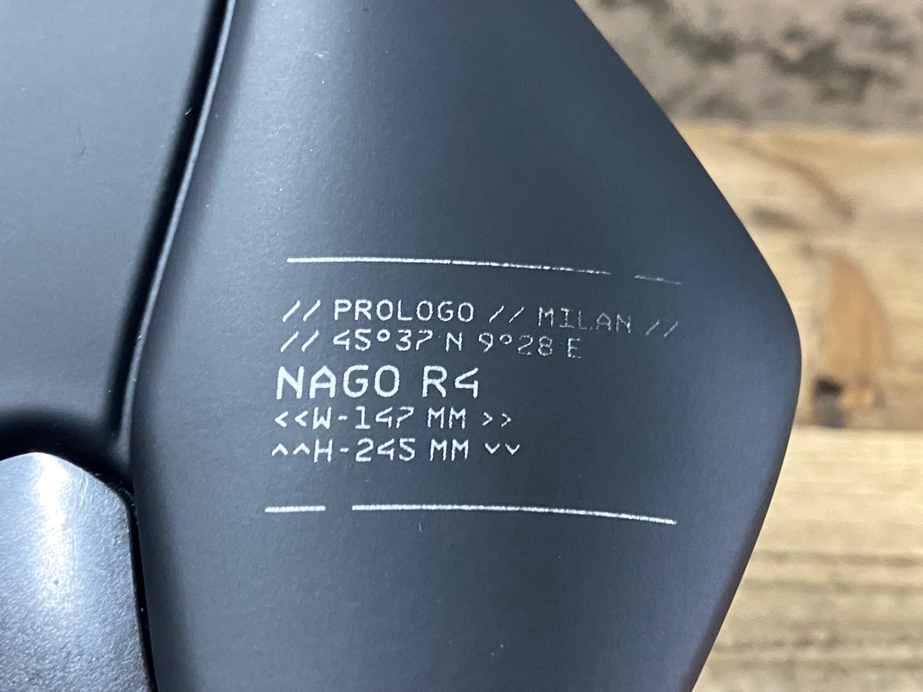 KB024 プロロゴ prologo NAGO R4 サドル 黒 147mm Nack カーボンレール