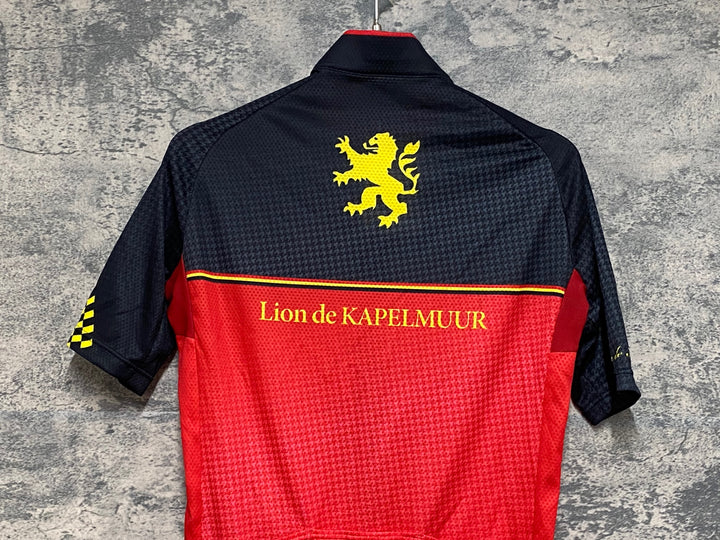 KF230 リオンドカペルミュール Lion de KAPELMUUR 半袖 サイクルジャージ 黒 赤 M