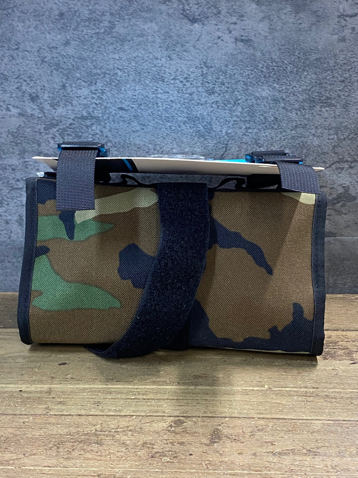 JV661 アデプト ADEPT AMPLE WRAP ハンドルバーバッグ カモ柄