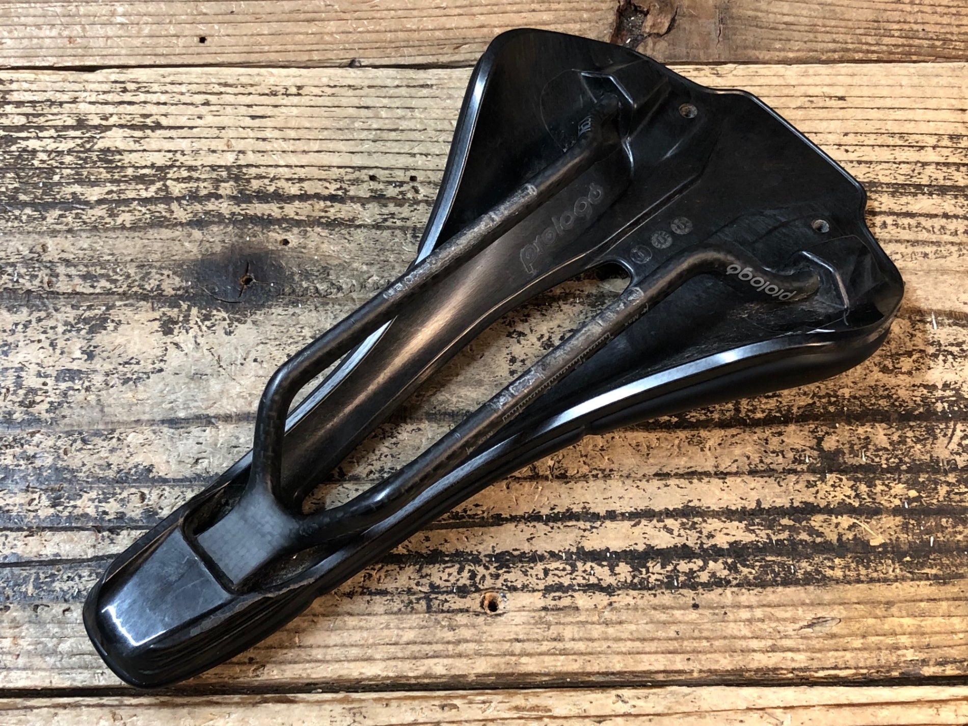 JN575 プロロゴ prologo SCRATCH M5 サドル 黒 NACK レール – BICI