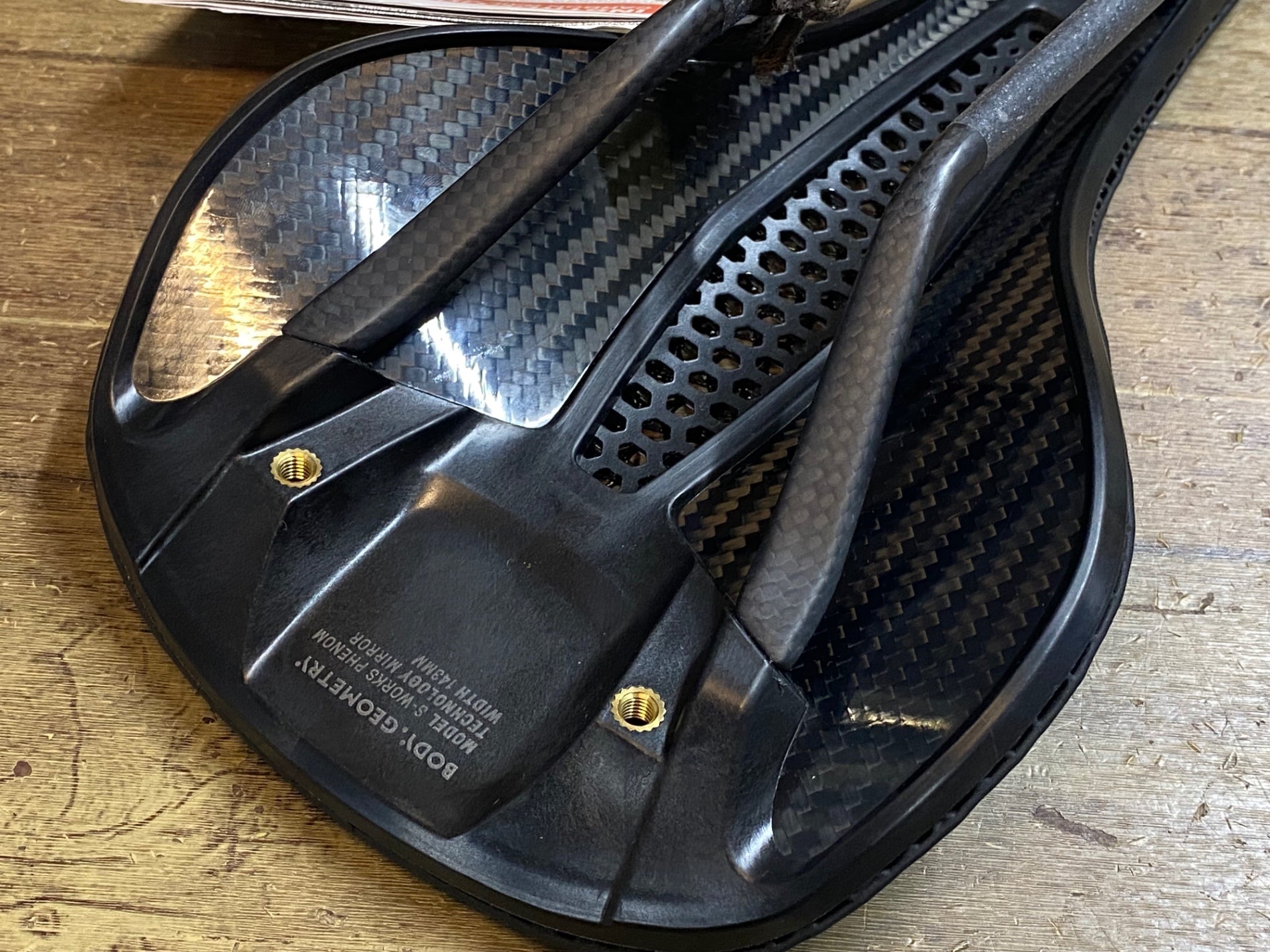 JN705 スペシャライズド SPECIALIZED S-WORKS PHENOM MIRROR サドル