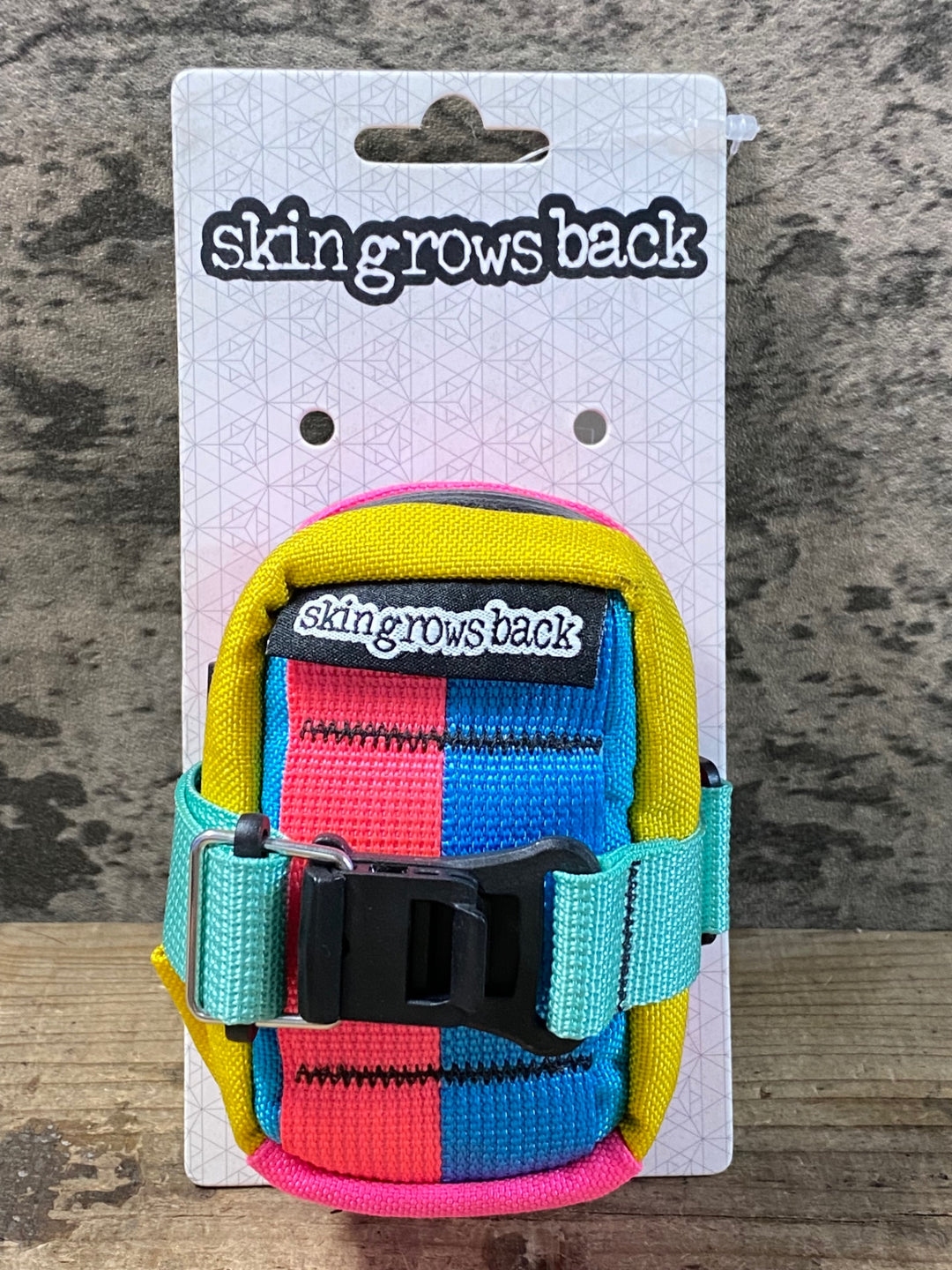 JV612 スキングローズバック skingrowsback サドルバッグ KAWAII 総柄