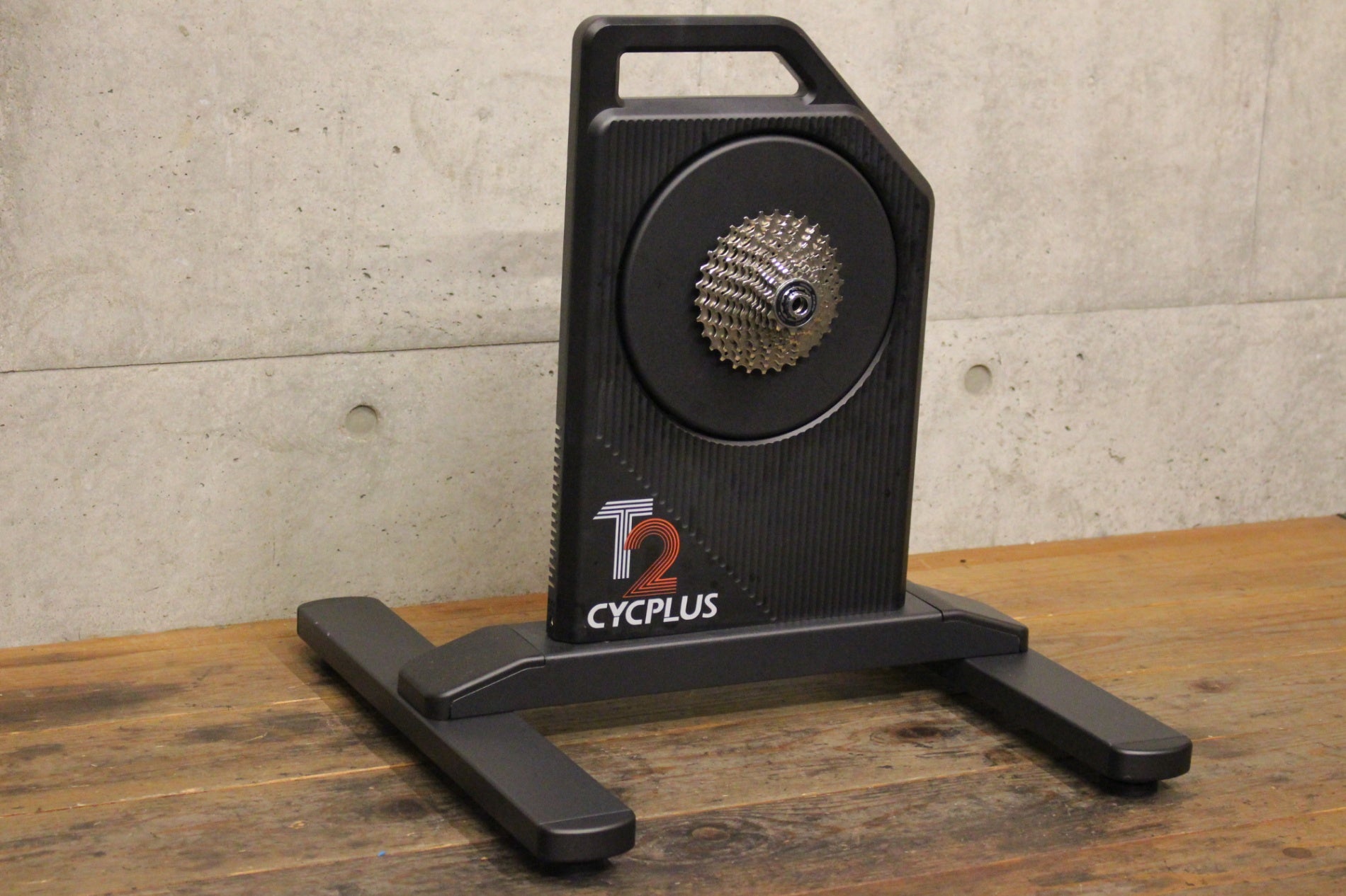 サイクプラス CYCPLUS T2H スマートトレーナー ローラー台 【福岡店