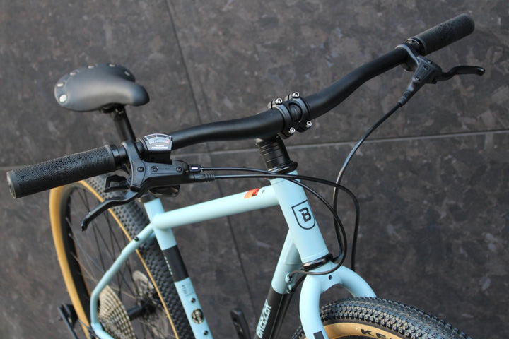 未走行品！ブリーザー BREEZER ラダー カフェ RADAR CAFE 2025 XS シマノ デオーレ 1×10S 油圧DISC クロモリ クロスバイク 【福岡店】